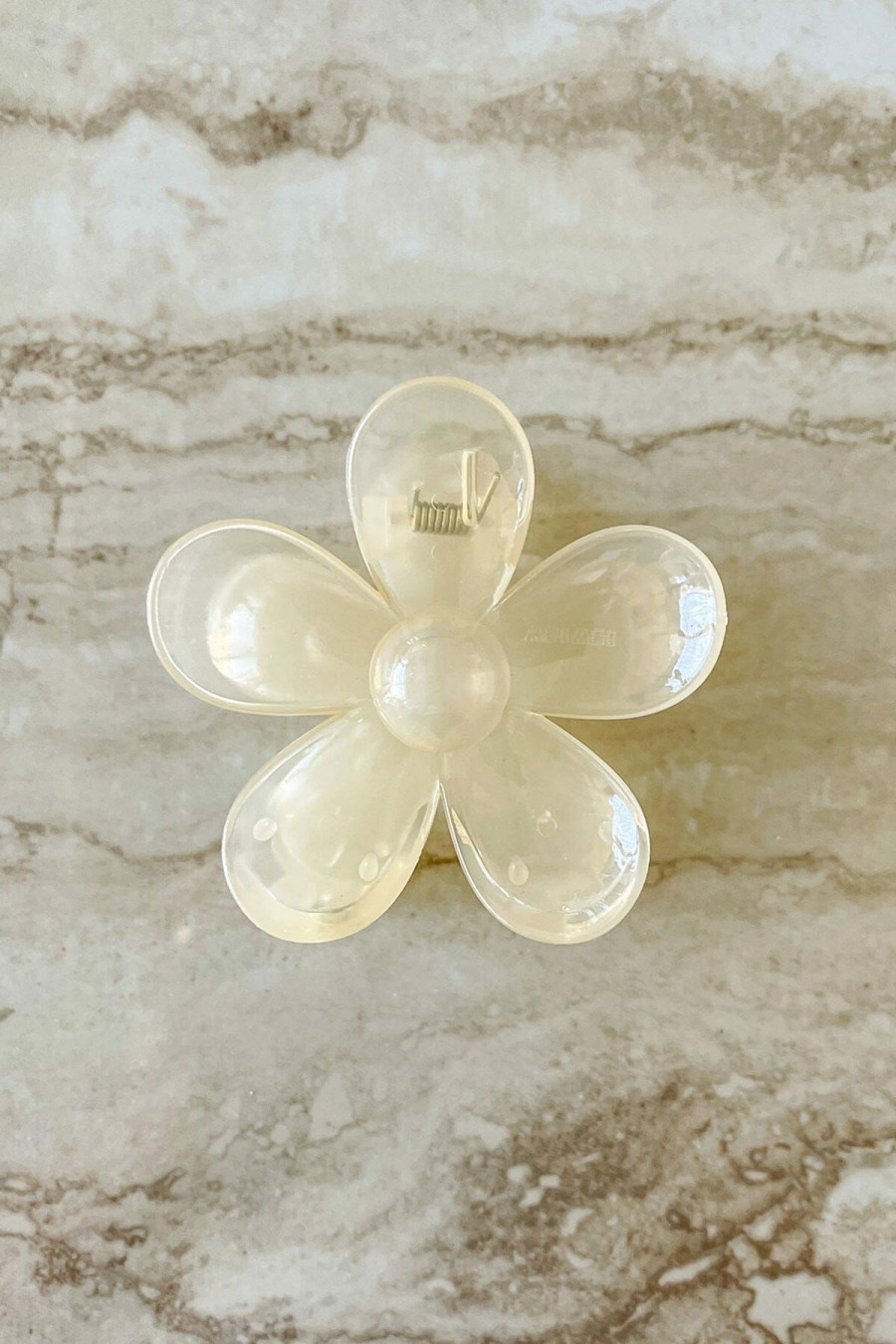 Fresh Picks * | Cheapest Dippin' Daisy'S Oopsy Daisy Hair Claw Clip Clear Ivory Clear Ivory