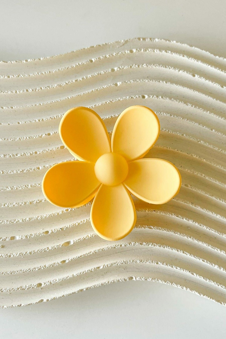 Higher Love * | Cheapest Dippin' Daisy'S Oopsy Daisy Hair Claw Clip Yellow Yellow