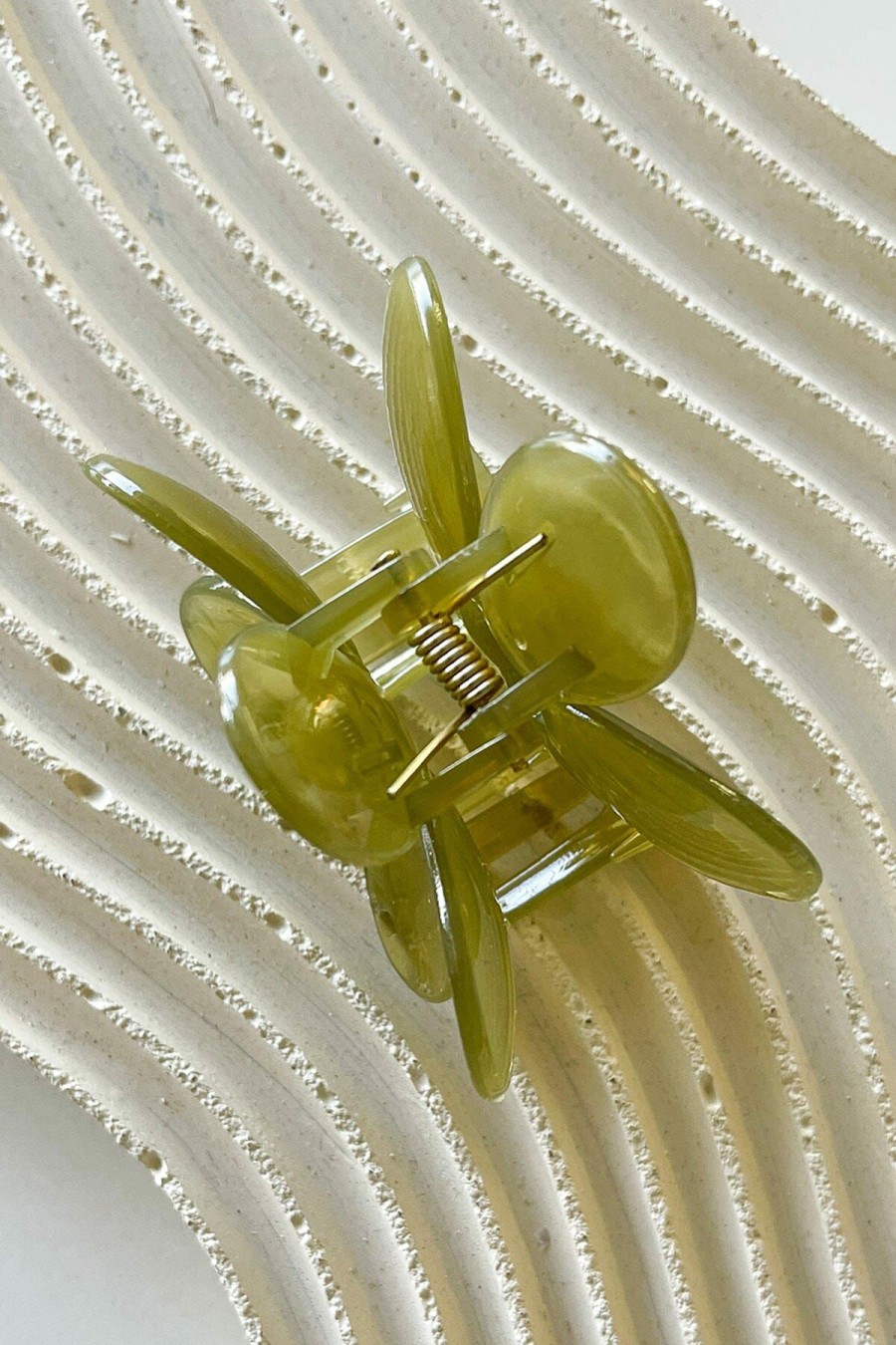 Metamorphosis * | Hot Sale Dippin' Daisy'S Oopsy Daisy Hair Claw Clip Clear Yellow Clear Yellow